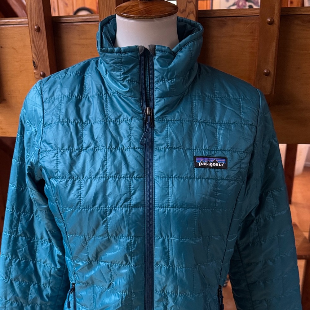 Patagonia size Small S Women's Teal Puffer Jacket - Picture 2 of 11